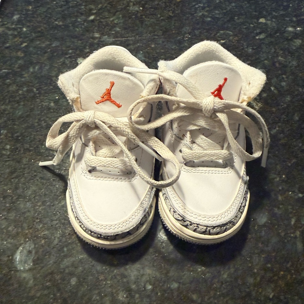 Jordan 3 Retro toddler sneakers
